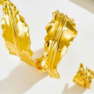 GOLD METAL WRAP AROUND BRACELET AND RING SET